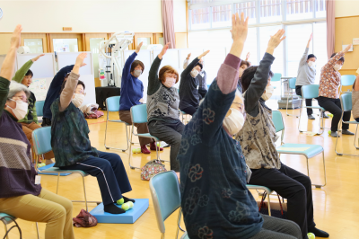 体操をする様子
