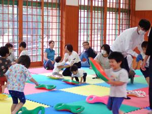 走る子ども達