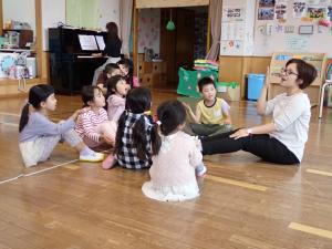 大きな栗の木の下で